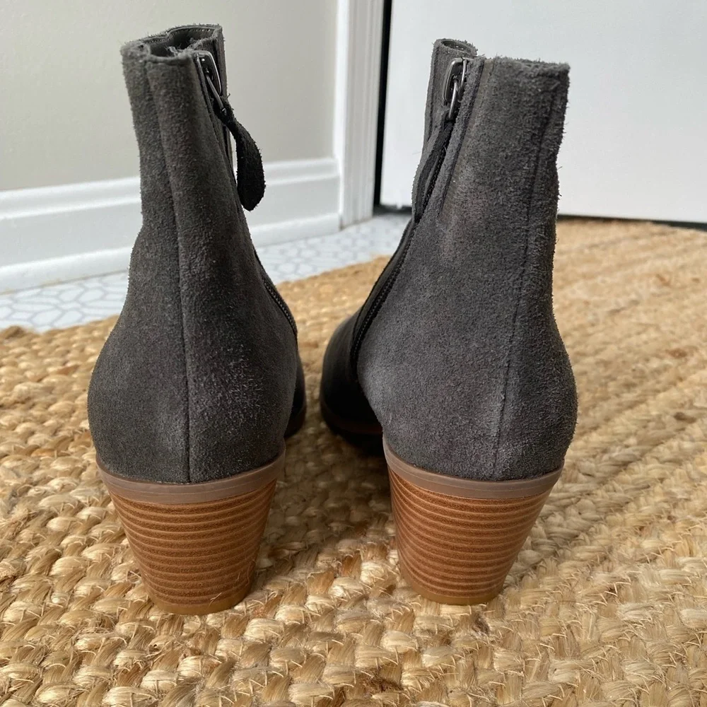 Susina Dana-Lea Grey Suede Boots Size 9